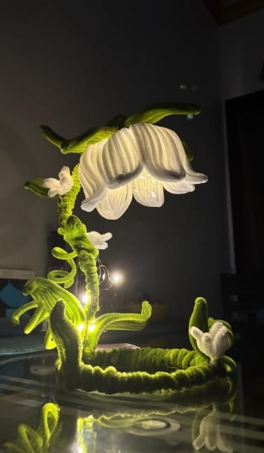 Moonbell Lamp